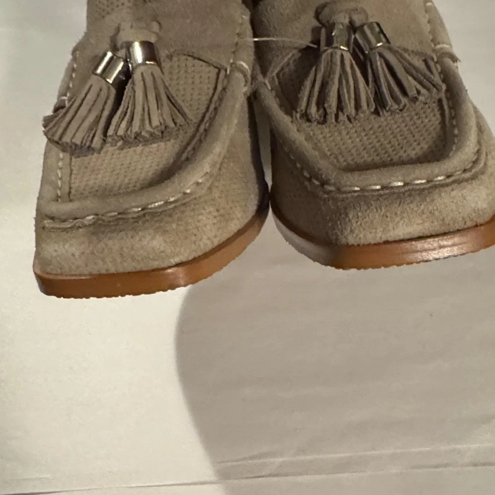 LIKE NEW Condition Donald J. Pliner Beige Suede Tassel Loafers